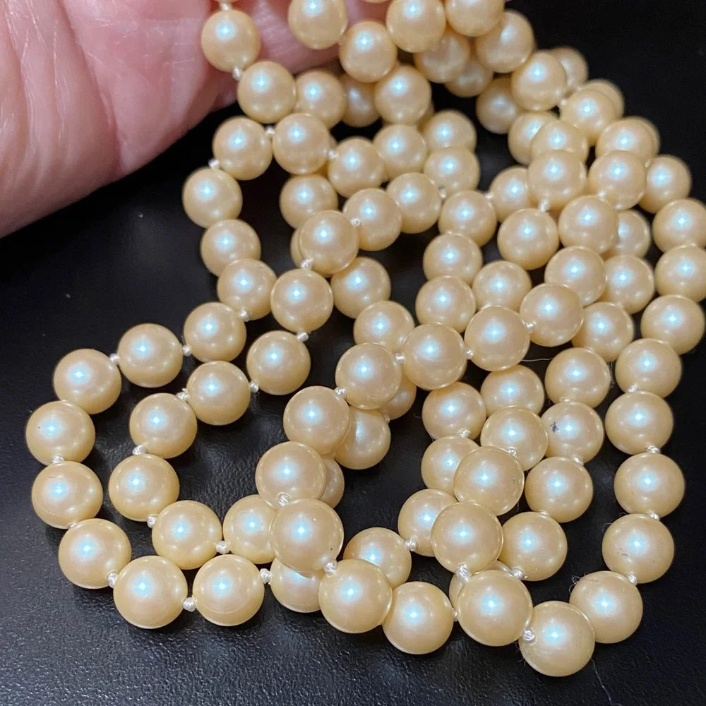 Vintage Double strand 8mm individually tied Pearl Necklace with Gold Clasp